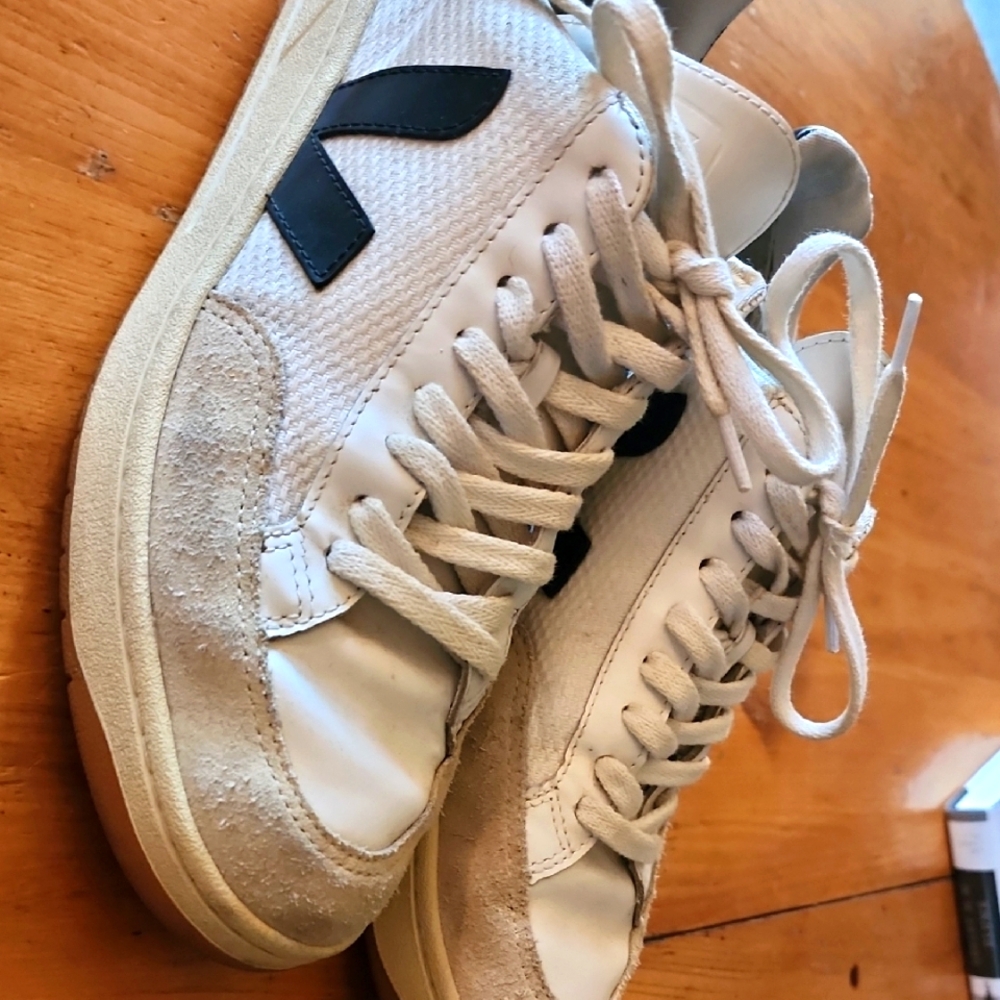 Women's Veja V-12 Sneakers